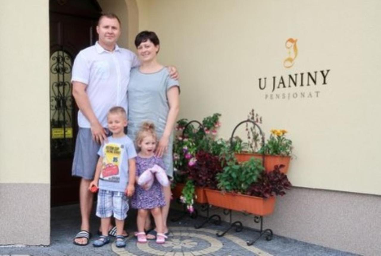 Pensjonat U Janiny Boleslawiec โบเลสวาเวียส ภายนอก รูปภาพ